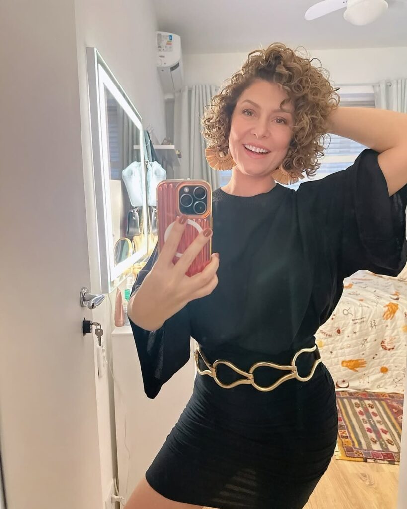 Bárbara Borges chiquérrima com o seu visual e cabelo curto