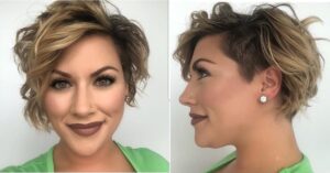 Corte de Cabelo Curto com Toque Assimétrico e Ondulado